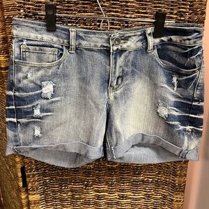 Red Rivet, Blue Jean shorts, Size:13, Pre-Owned, Distressed look‎